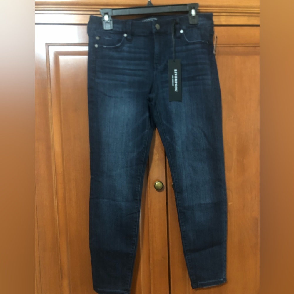 Liverpool Dark Wash Size Petite 6/28 Jeans NWT